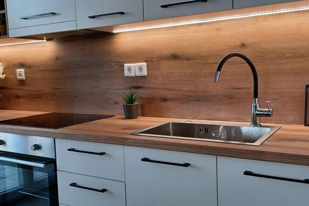 Seaview Luxury Apartment Mytilíni Eksteriør billede